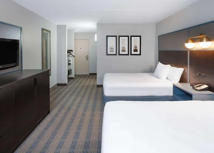 Hotel Americinn By Wyndham Peoria
