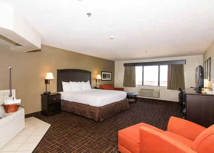 Hotel Americinn By Wyndham Peoria