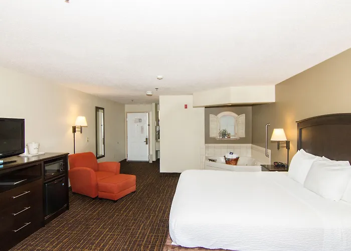 Hotel Americinn By Wyndham Peoria