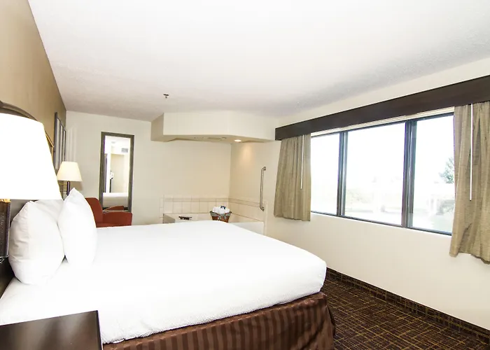 Hotel Americinn By Wyndham Peoria