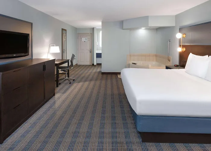 Hotel Americinn By Wyndham 3*