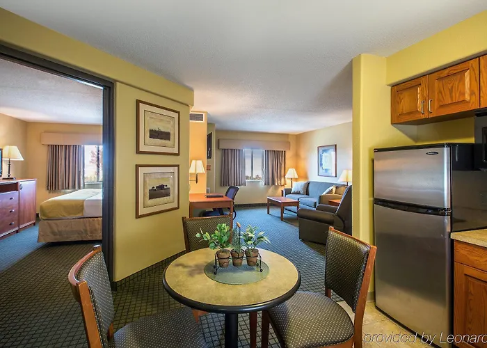 Hotel Americinn By Wyndham Peoria